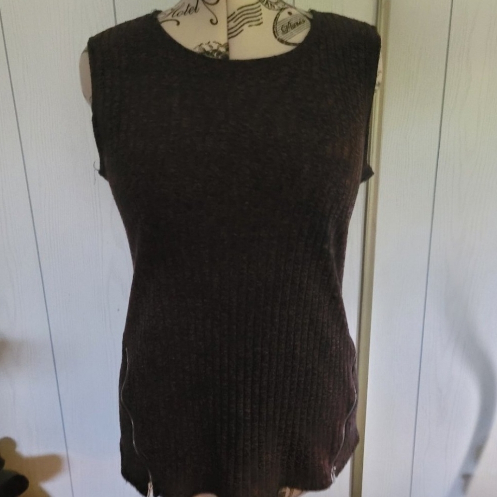 Suzy Shier Rust Sleeveless Tank Top